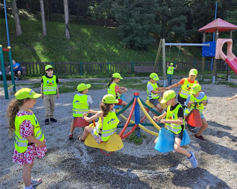 FAMILY-LAND-AFTER-SCHOOL-BRASOV-2